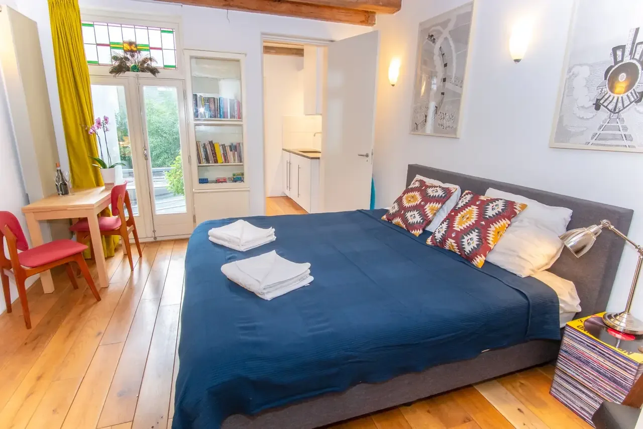 Mercedesbnb Amsterdam – bed & breakfast in Amsterdam Oud-West